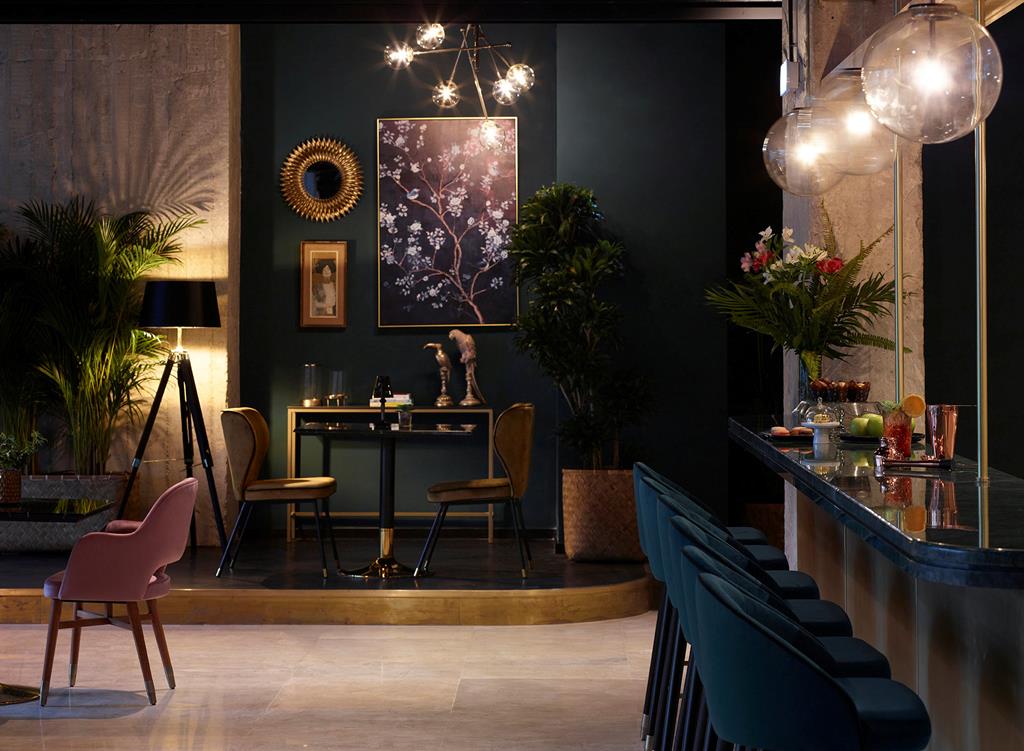Skylark – Bar, Athene