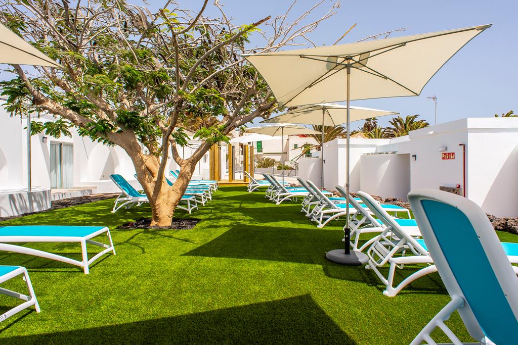Taimar – Zonneterras met ligbedden, Costa Calma