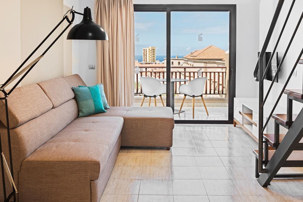 Saint George – Woonkamer met balkon, Los Cristianos