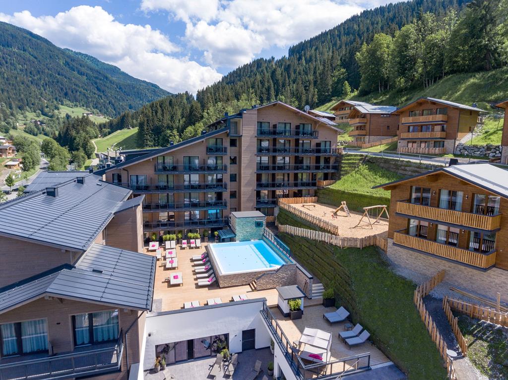 Adapura – Hotel met buitenzwembad, Wagrain
