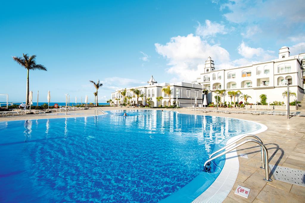 Royal Palm Resort & Spa – Zwembad met palmen, Playa de Esquinzo