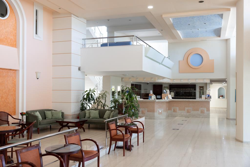 Sirene Beach – Receptie, Ixia