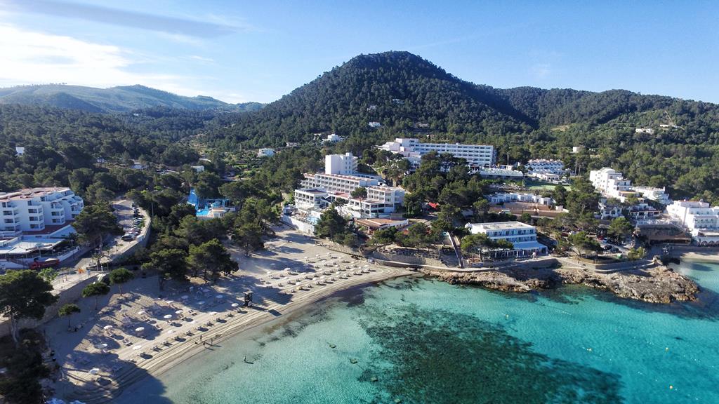 Sandos El Greco – Hotel aan baai, Portinatx