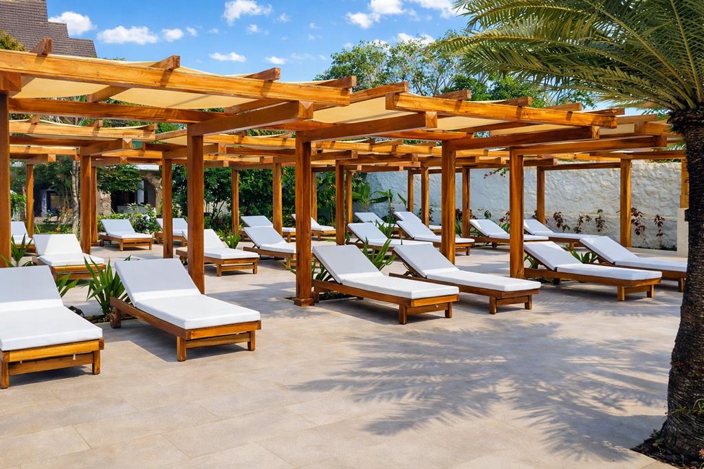 Jaz Amaluna Beach Resort – Ligbedden onder pergola, Uroa