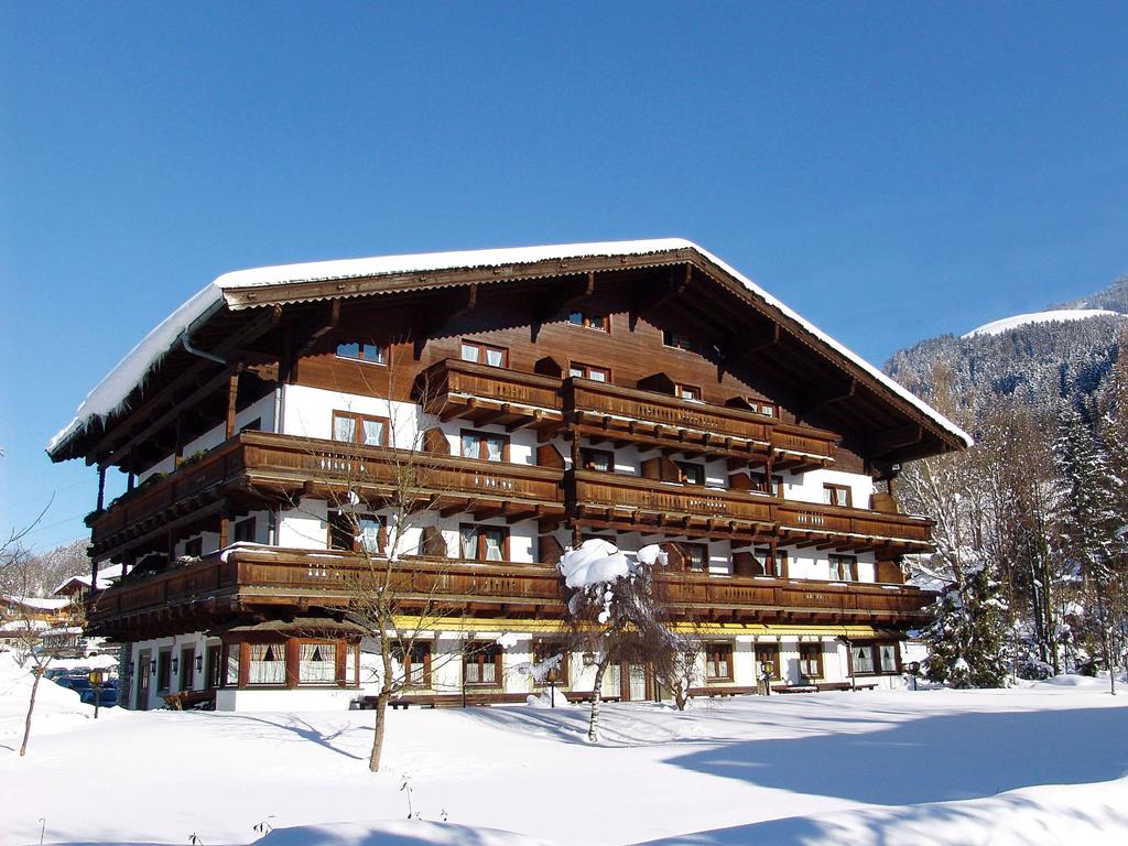 Kitzbühler Alpen – Berghotel in de sneeuw, Oberndorf in Tirol