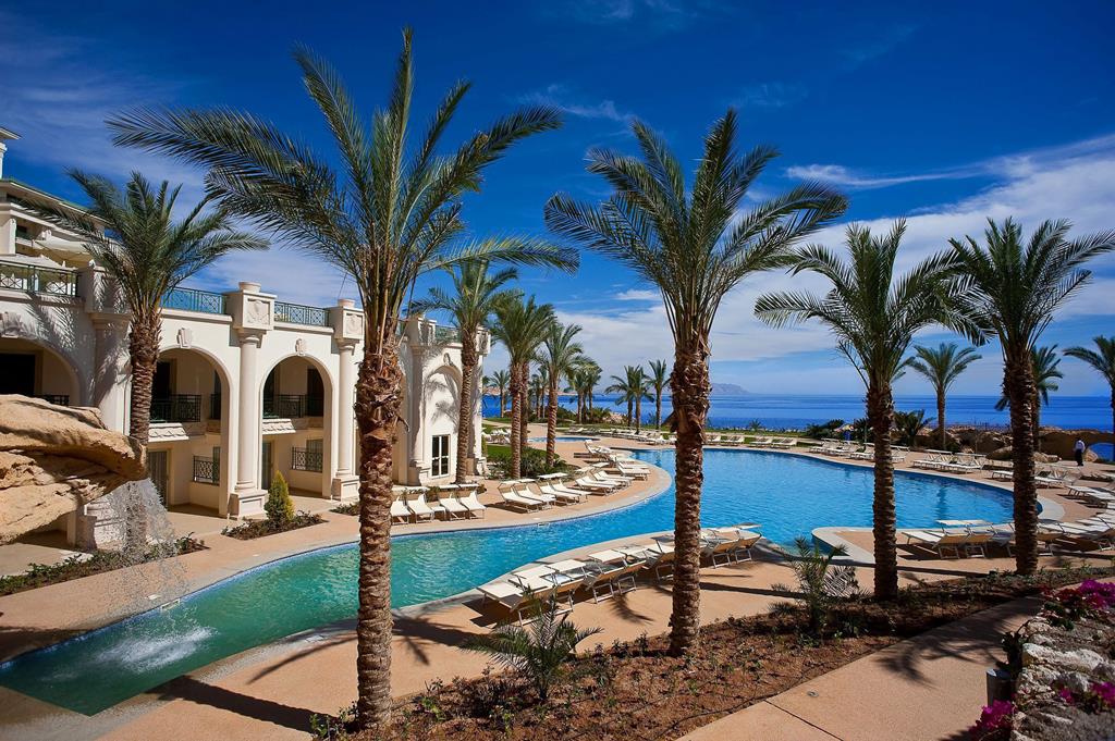Stella di Mare Beach Hotel & Spa – Zwembad met palmen, Na'ama Bay