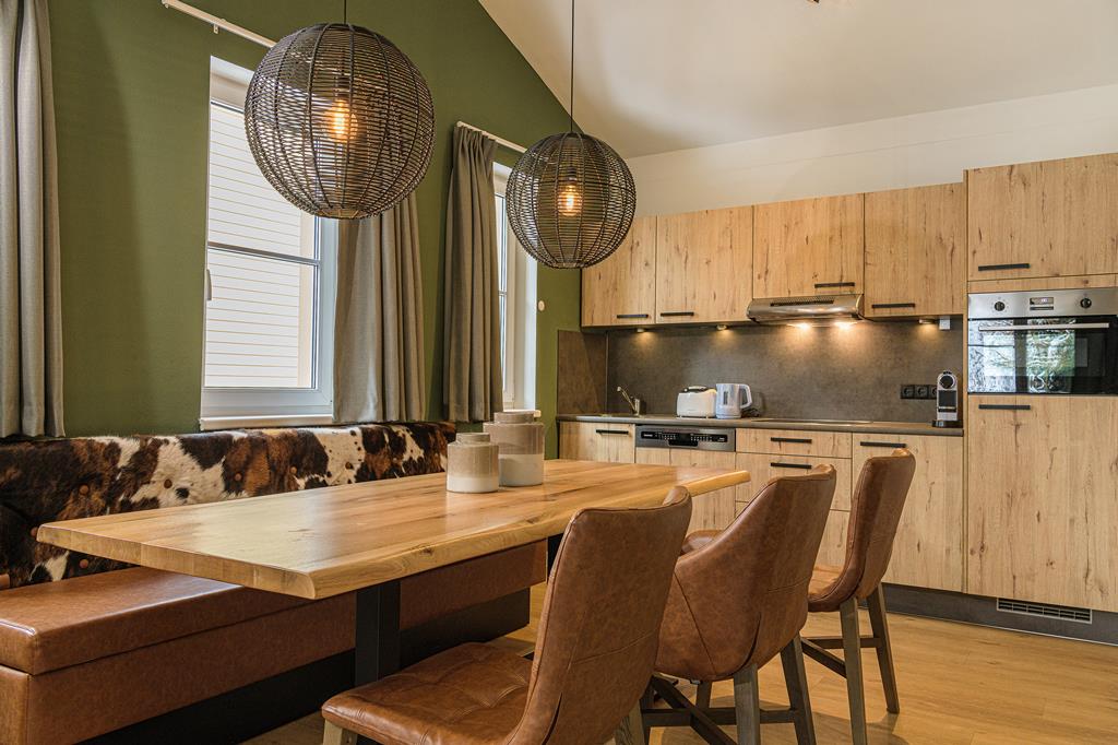 AlpenParks Apartments & Ferienresort Rehrenberg – Keuken met eettafel, Viehhofen
