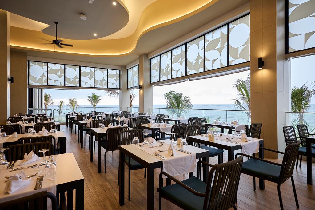 Riu Palace Aquarelle – Restaurant, Falmouth