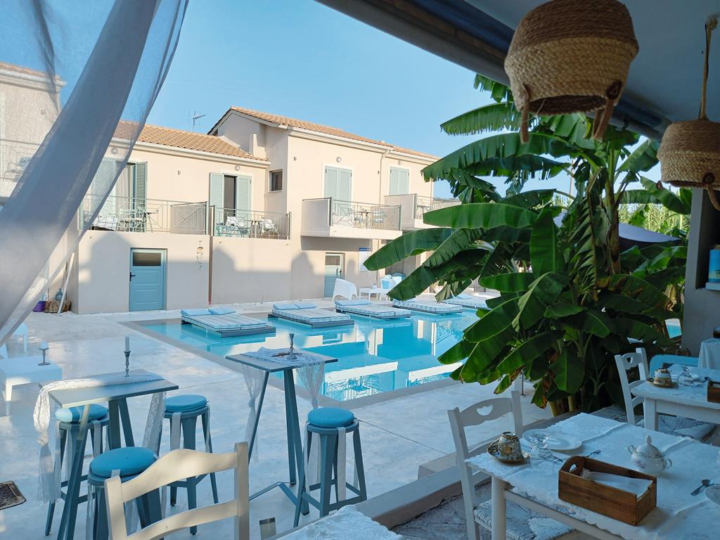 Villa Olga Lounge Hotel – Bar aan zwembad, Ligia
