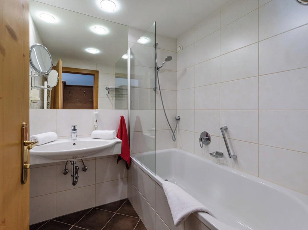 Harfenwirt – Badkamer, Niederau