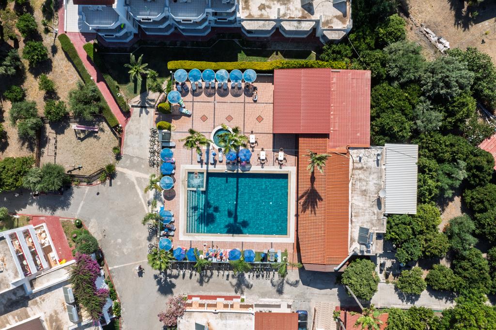 Sandy – Zwembad van boven, Kos stad Psalidi
