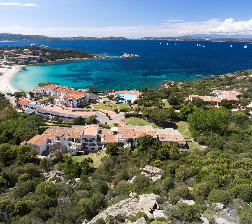 La Bisaccia – Resort aan turquoise baai, Baja Sardinia