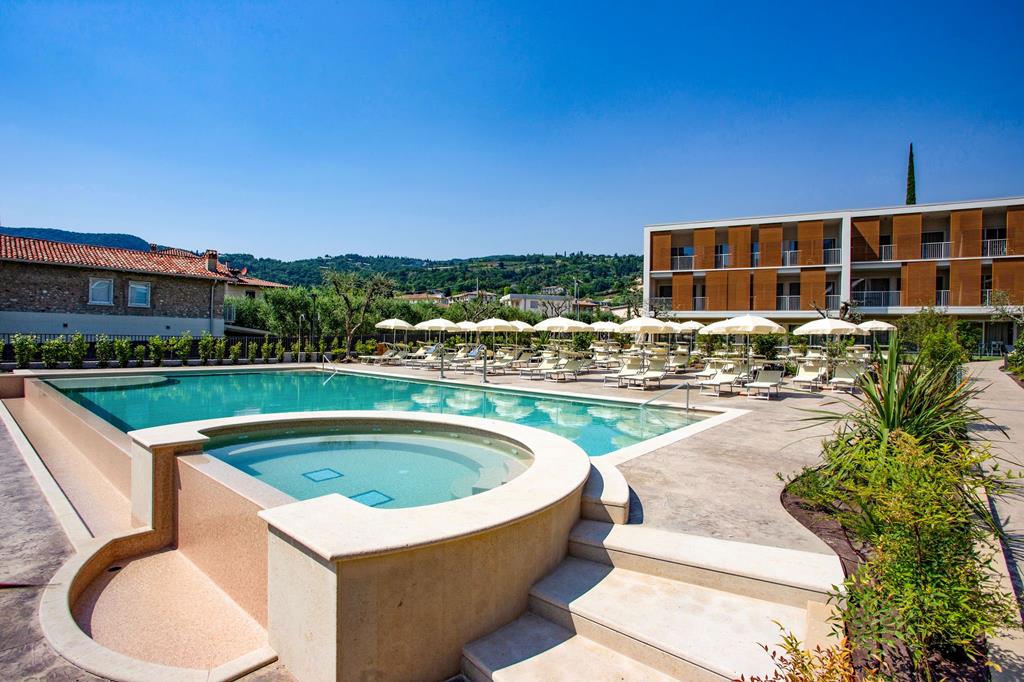 Residence Olivo – Zwembad met bubbelbad, Garda