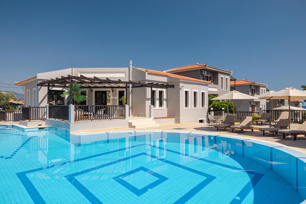 Sirena Seaside, Kambos