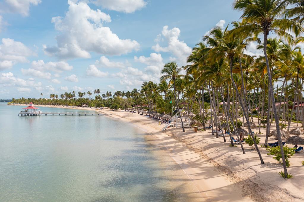 Bahia Principe Explore La Romana – Strand met palmen, La Romana