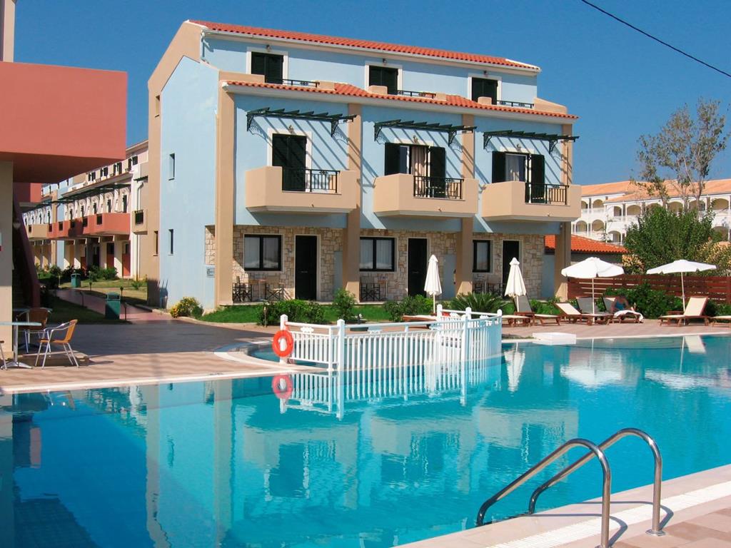 Mediterranean Beach – Zwembad met gevel, Laganas