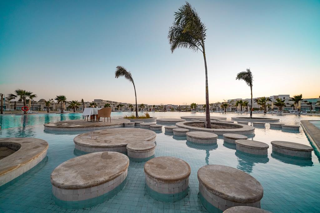 Reef Oasis Suakin Resort – Zwembad met palmen, Marsa Alam