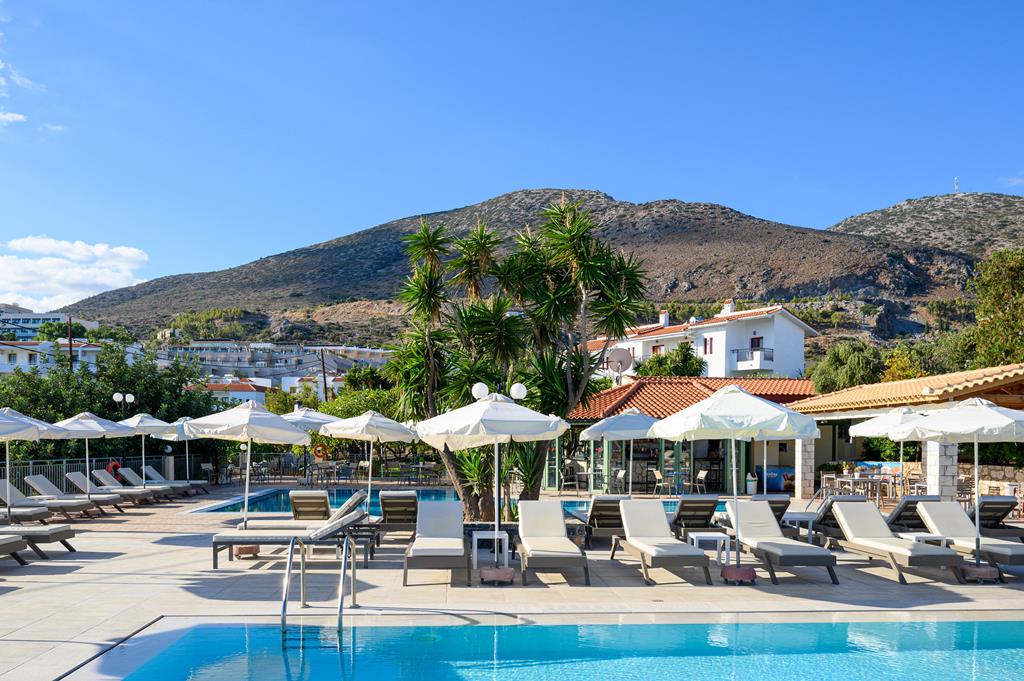 Villa Vicky – Zwembad met parasols, Chersonissos