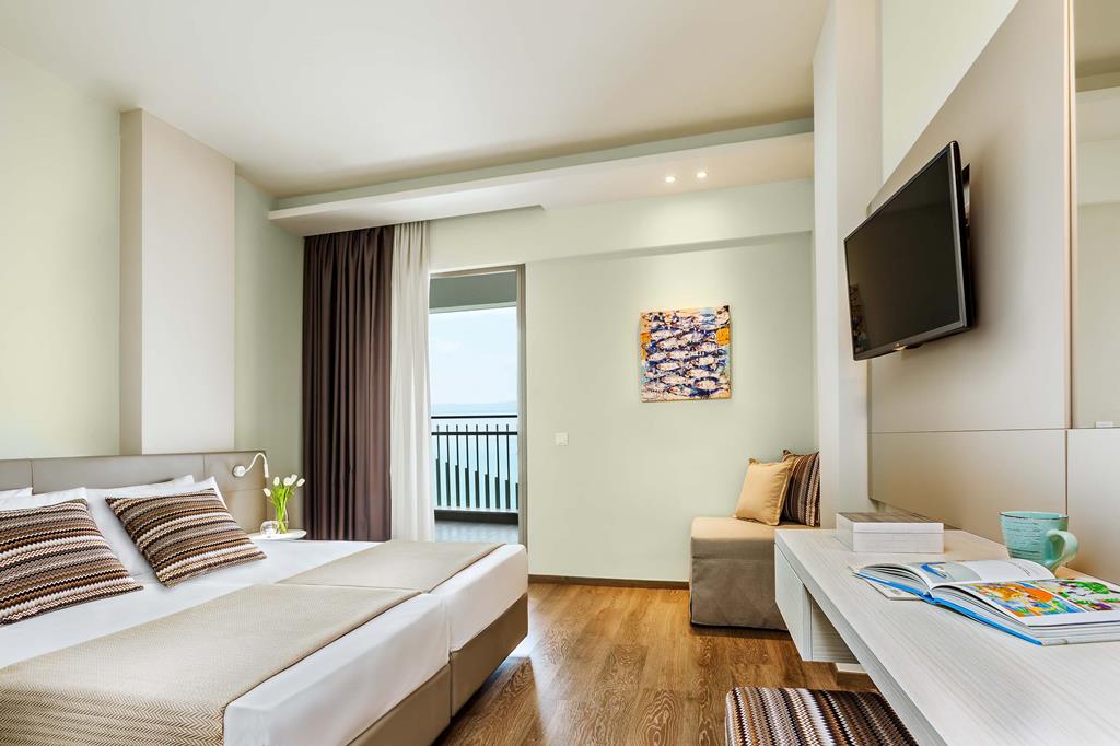 Ammon Zeus Luxury Beach – Slaapkamer, Kallithea