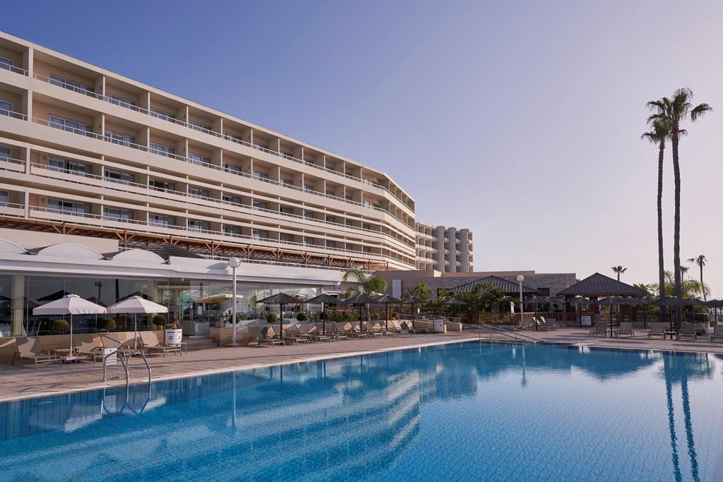 Atlantica Miramare Beach Hotel – Zwembad bij hotel, Limassol