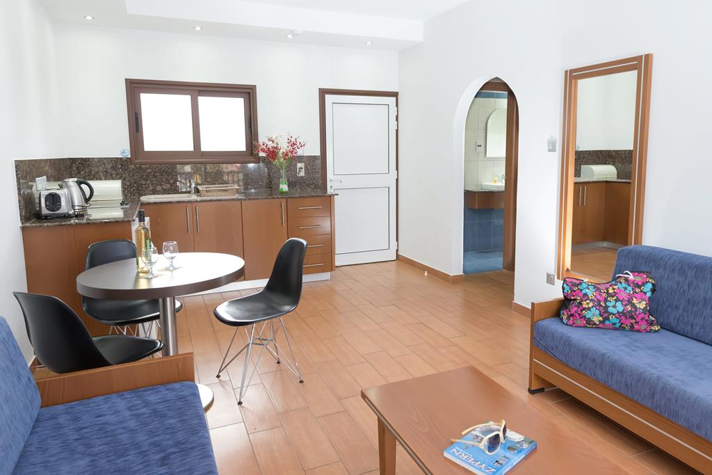 Loutsiana – Appartement woonkamer, Ayia Napa