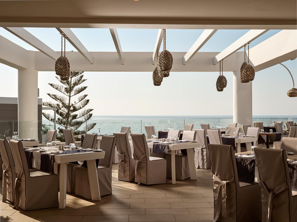 The Royal Blue – Restaurant met zeezicht, Panormos