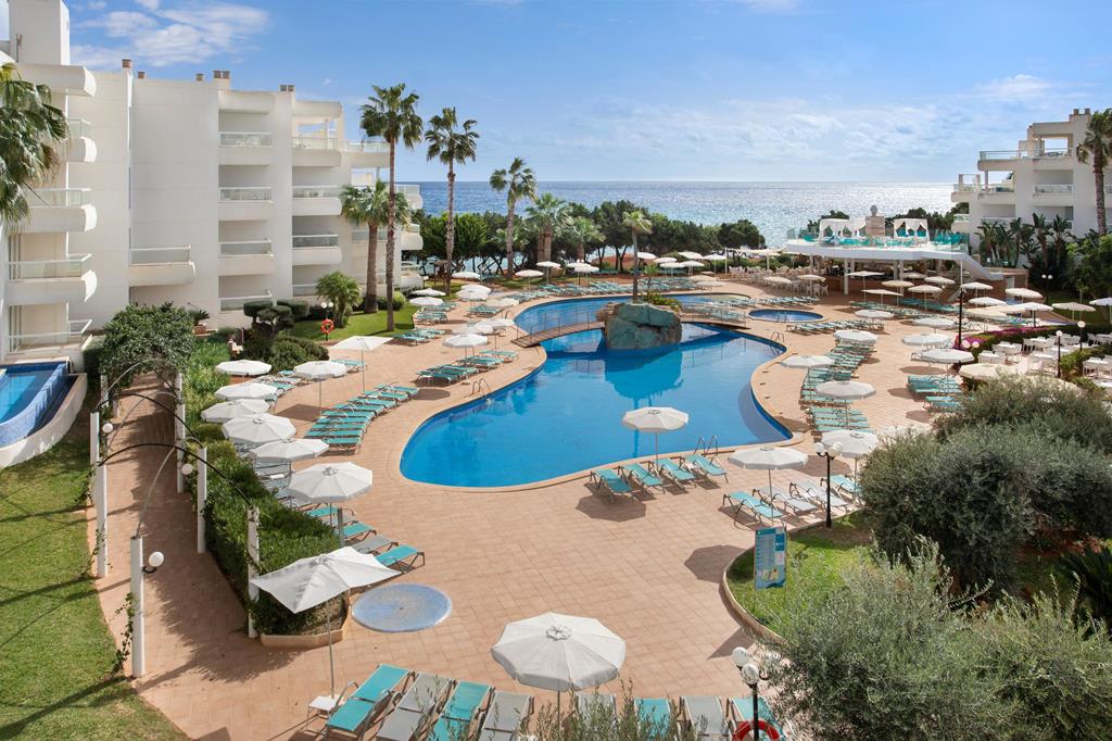 Tropic Garden – Zwembad met palmen, Santa Eulalia del Río