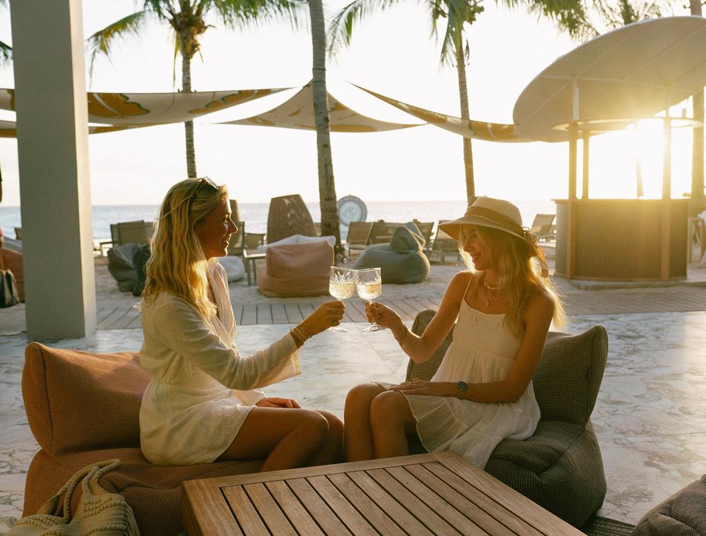 Bungalows & Villas Papagayo Beach Resort – Drankje aan zee, Jan Thiel Baai