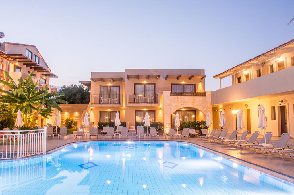 Lazaros Hotel – Zwembad bij avond, Tsilivi