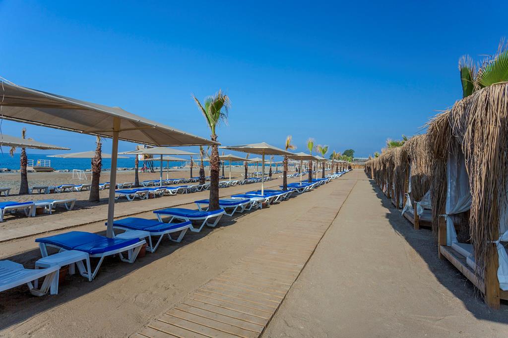 Eftalia Blue – Strand met ligbedden, Alanya