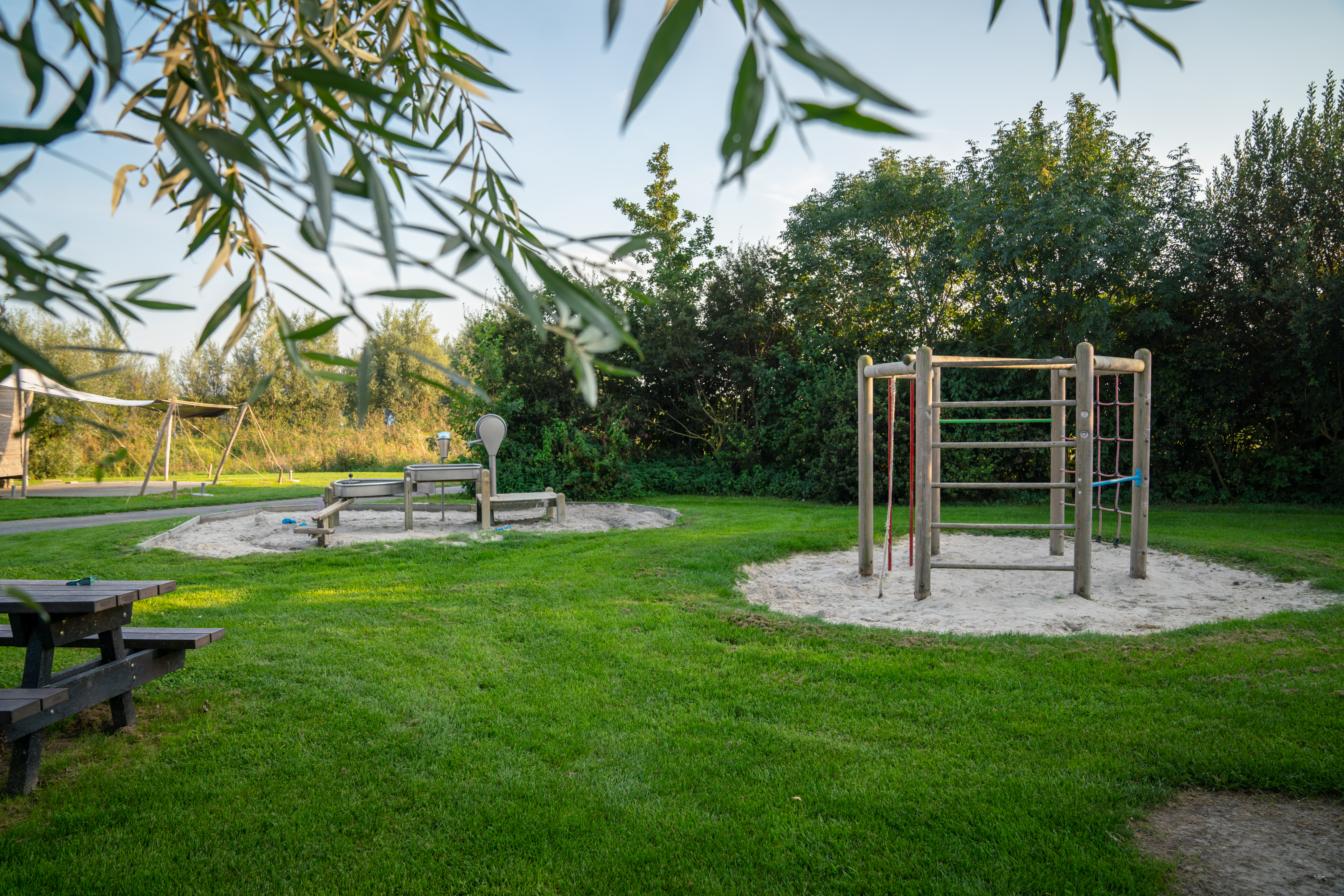 Landal Skanserwei 28 - Campingplaats met privé sanitair