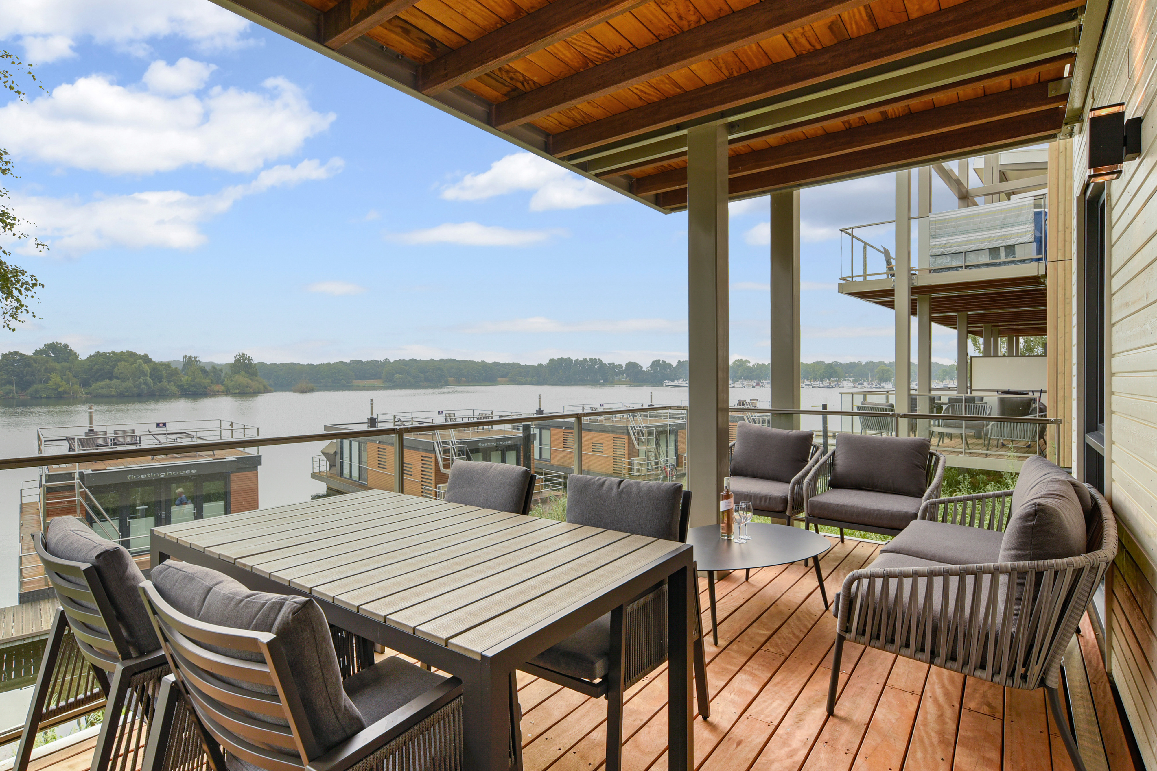Landal Halve Maanseweg 1 - 2-persoons luxe waterwoning