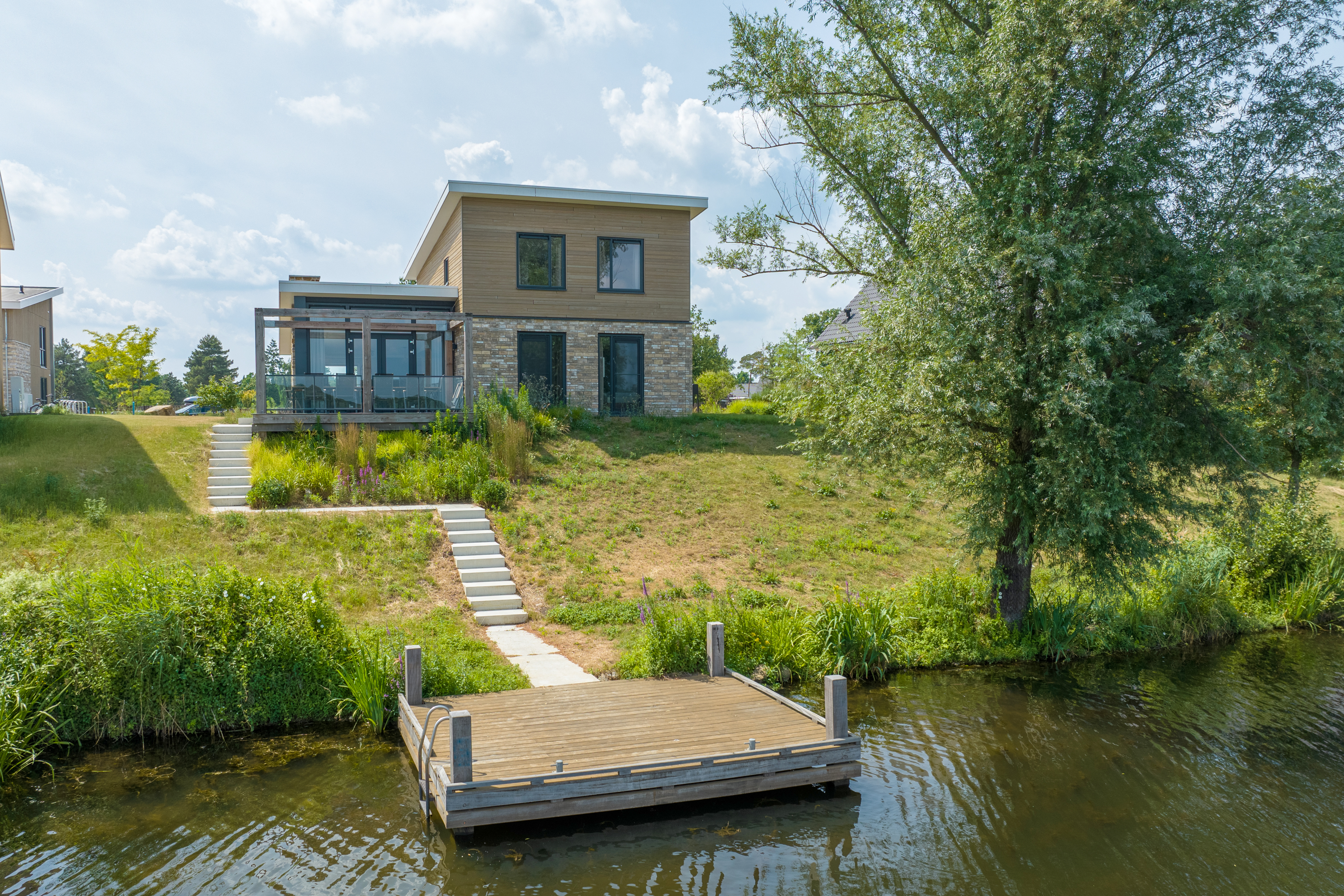 Landal Halve Maanseweg 1 - 12-persoons watervilla