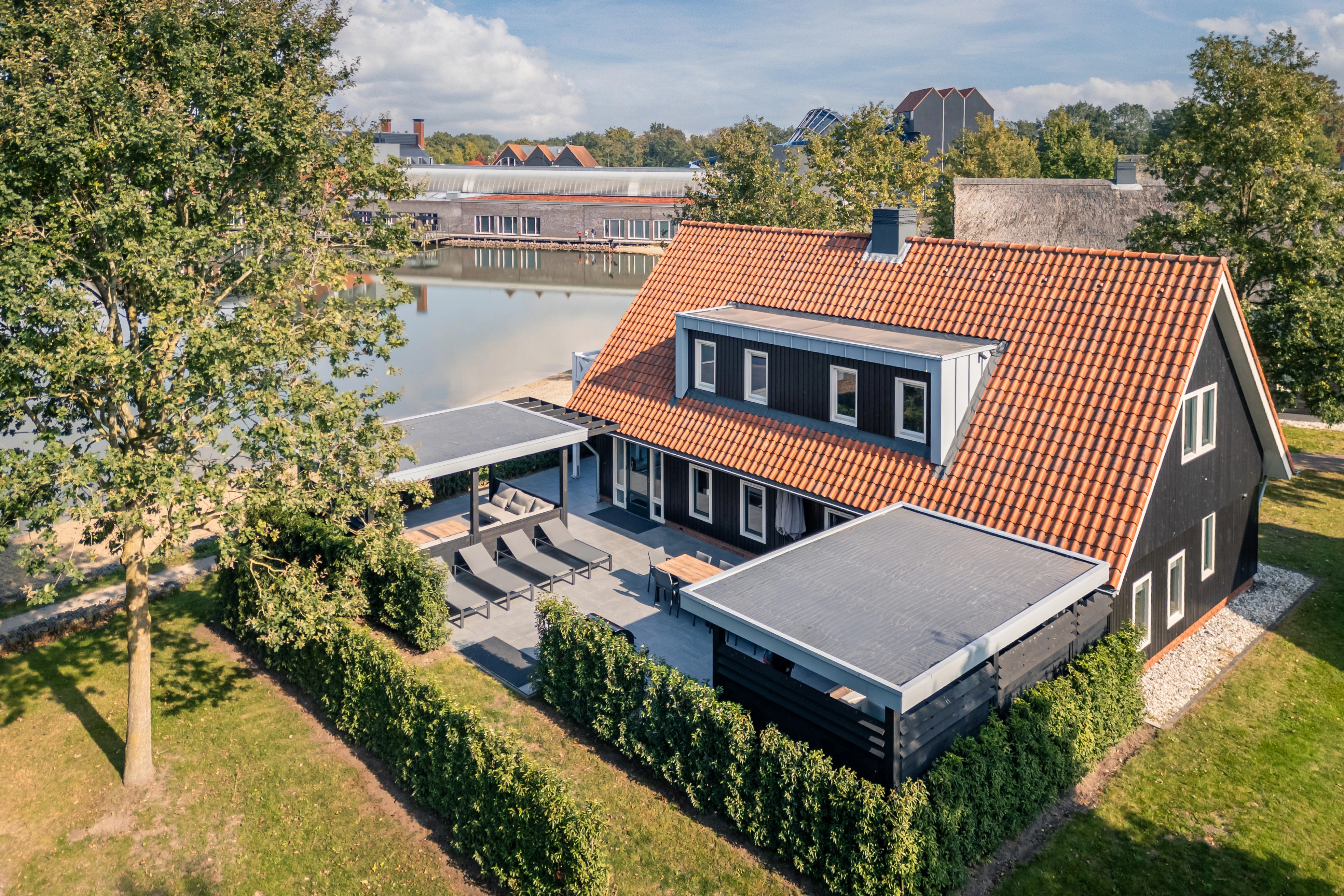 Landal Borgerderstraat 12 - 10-persoons Wellness Lake view boerderij