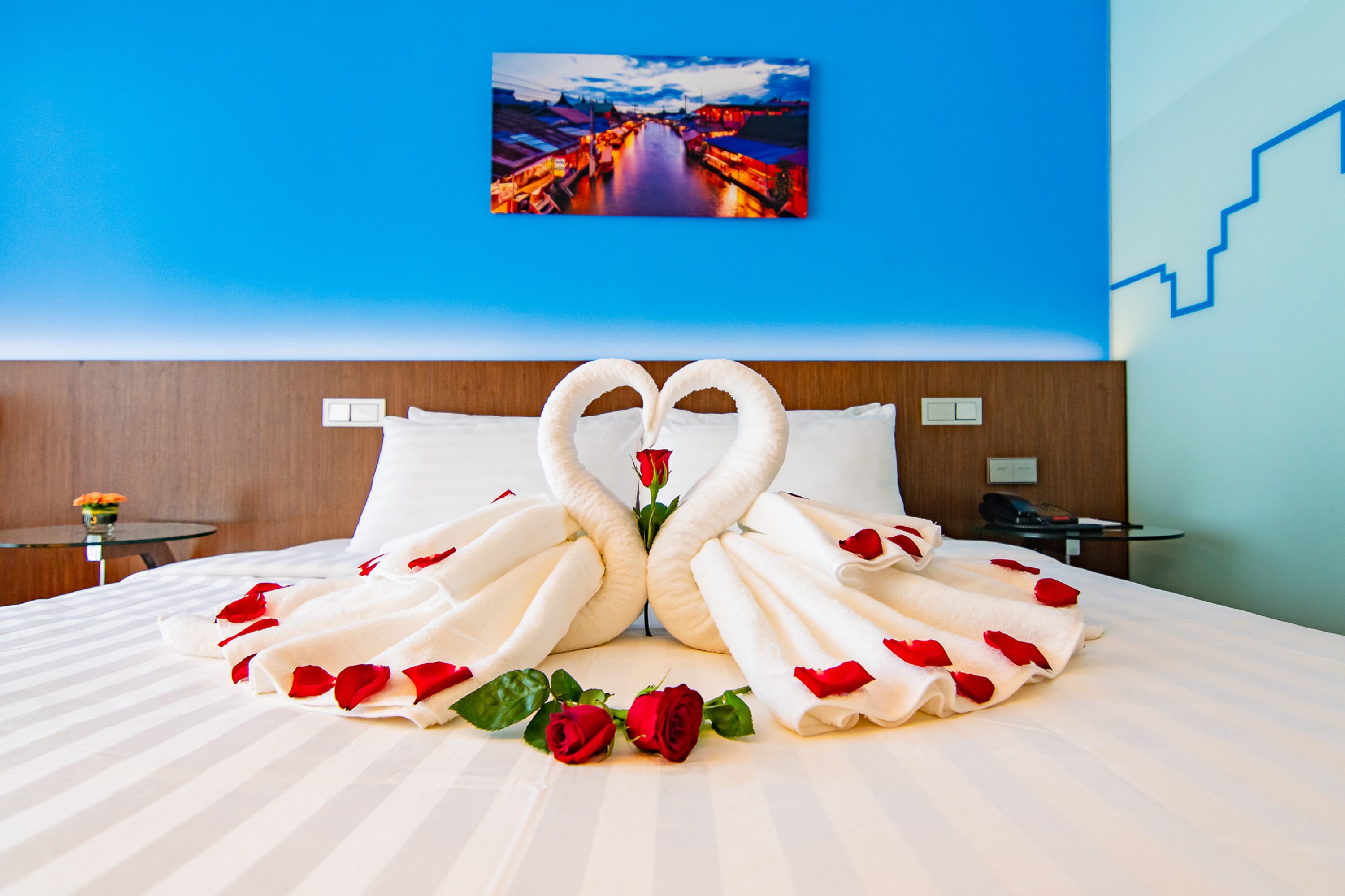 Galleria 10 Hotel by Compass Hospitality cover