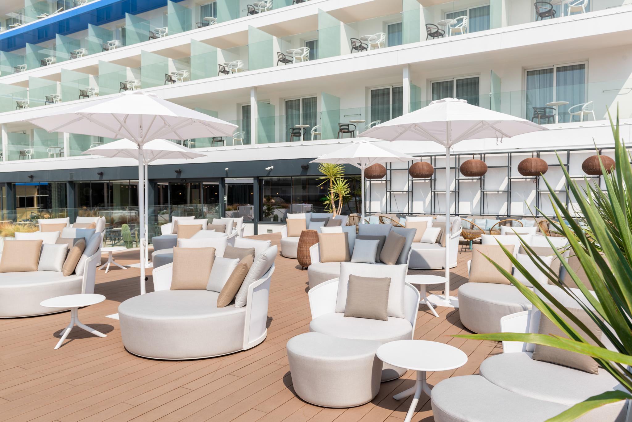 L'Azure Hotel – Loungeterras, Lloret de Mar