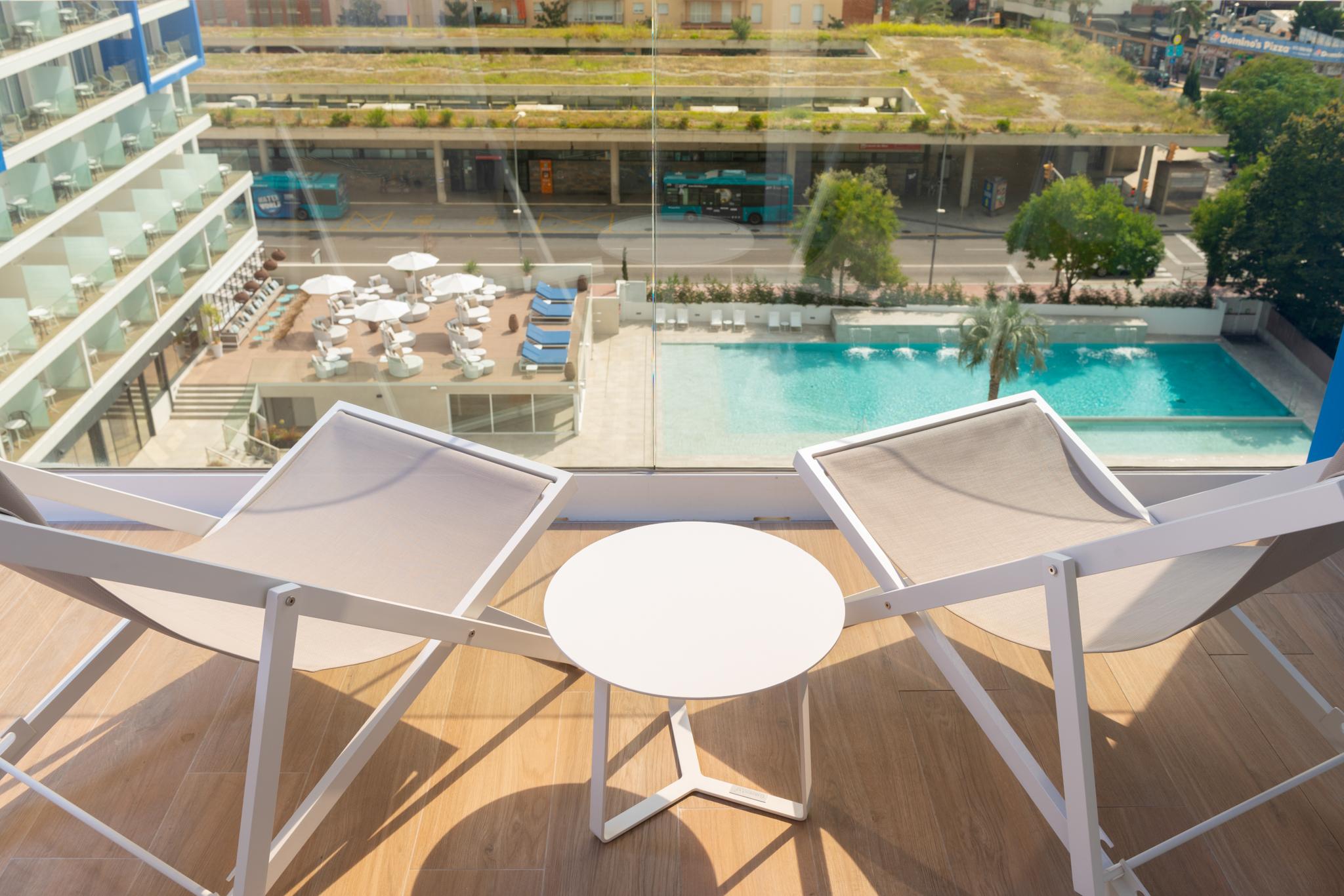 L'Azure Hotel – Balkon met zwembadzicht, Lloret de Mar