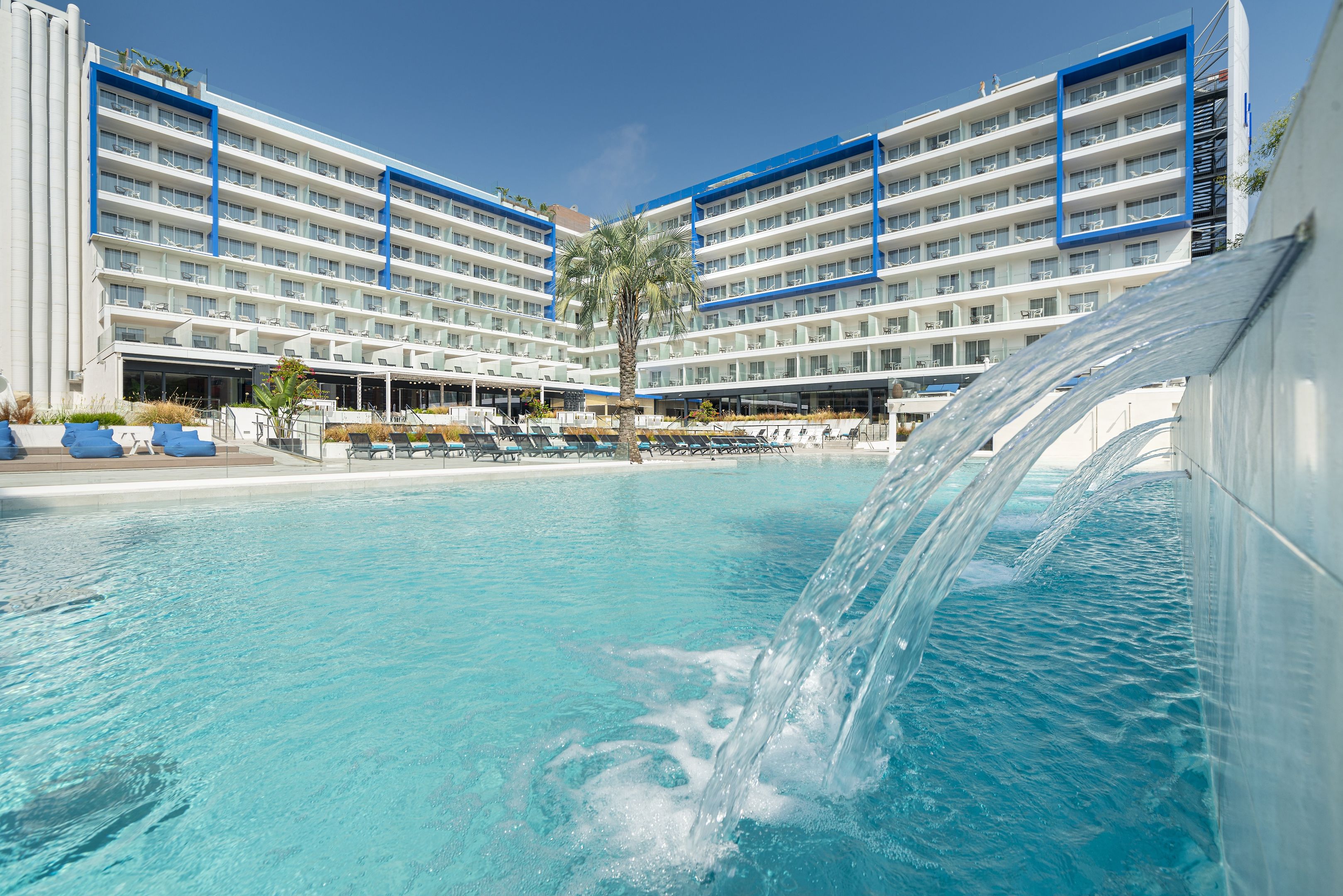 L'Azure Hotel – Zwembad met waterval, Lloret de Mar