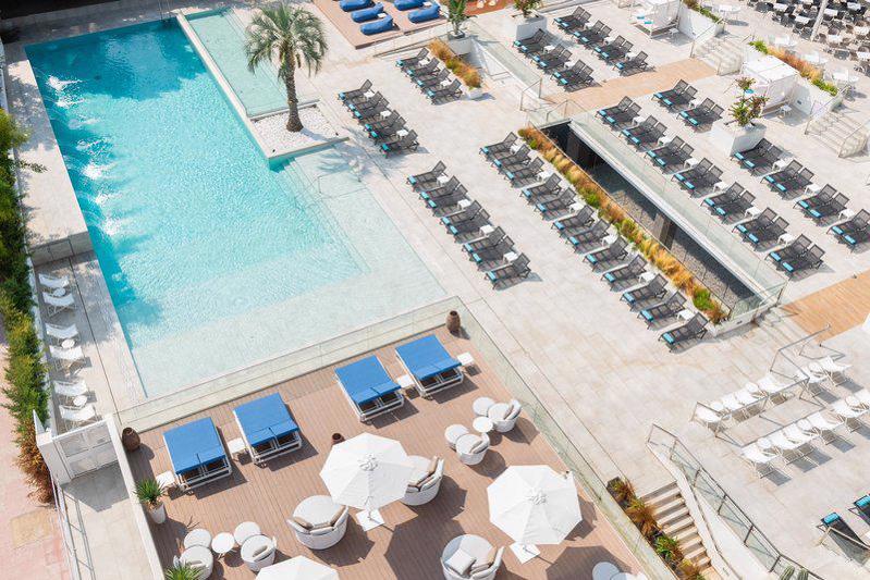 L'Azure Hotel – Luchtfoto ligbedden, Lloret de Mar