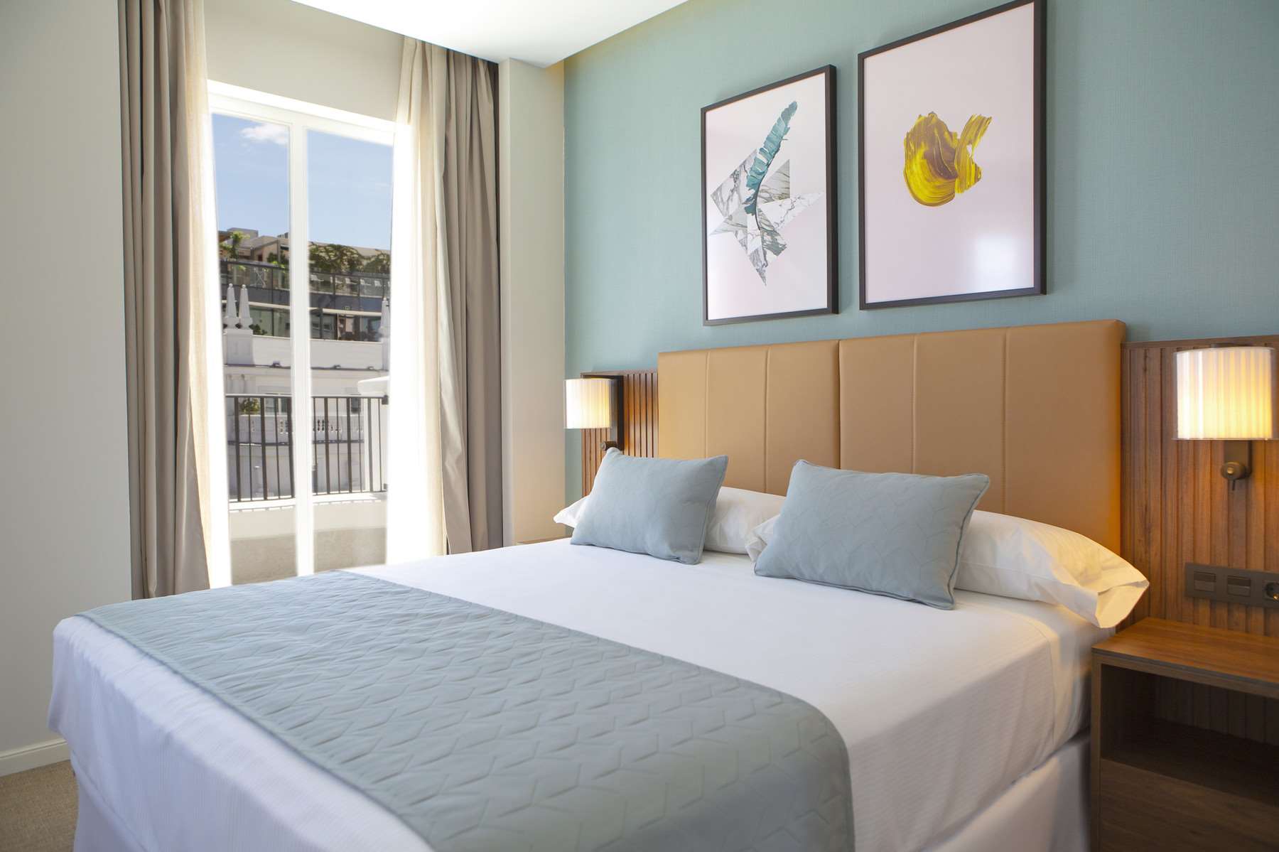 Hotel Riu Plaza España cover