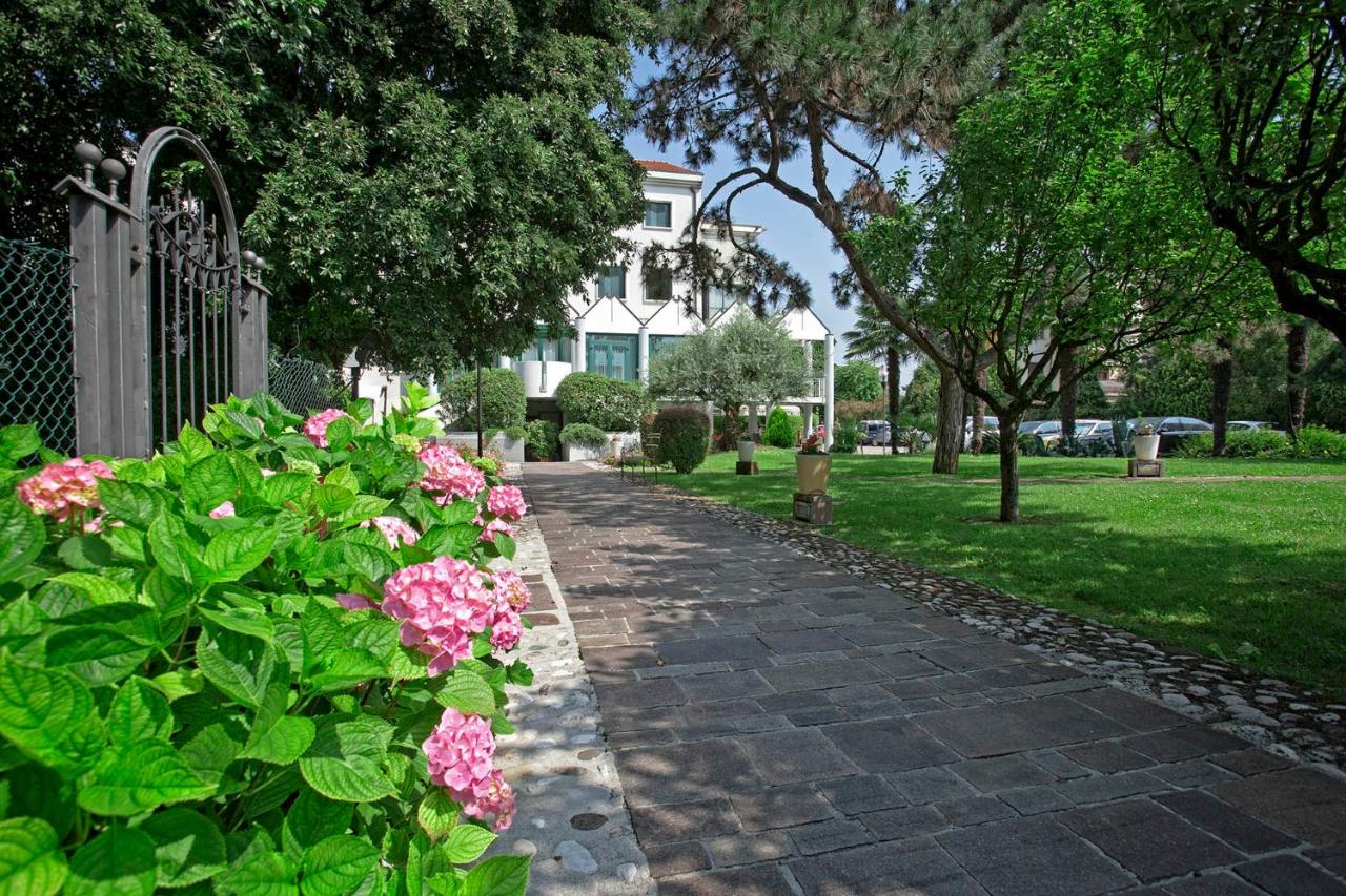 Park Hotel Ai Pini – Tuinpad met hortensia, Venetië