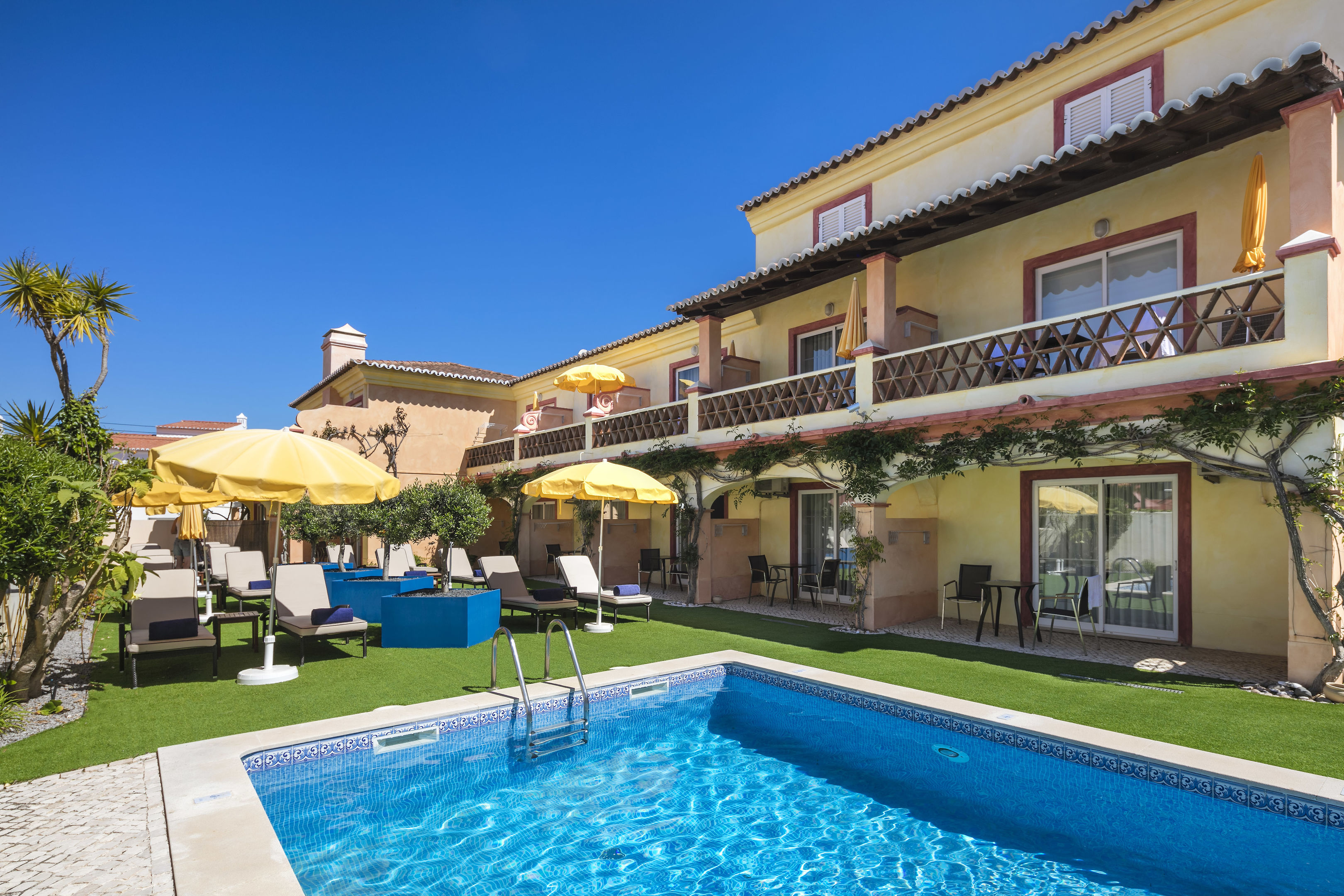 Costa d'Oiro Ambiance Village