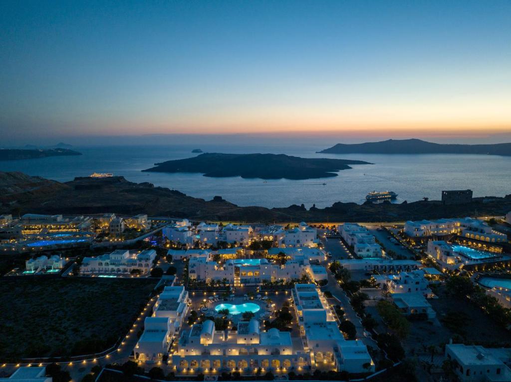 El Greco Resort & Spa – Uitzicht bij schemering, Fira