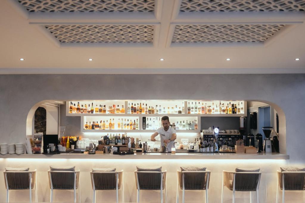 El Greco Resort & Spa – Bar, Fira