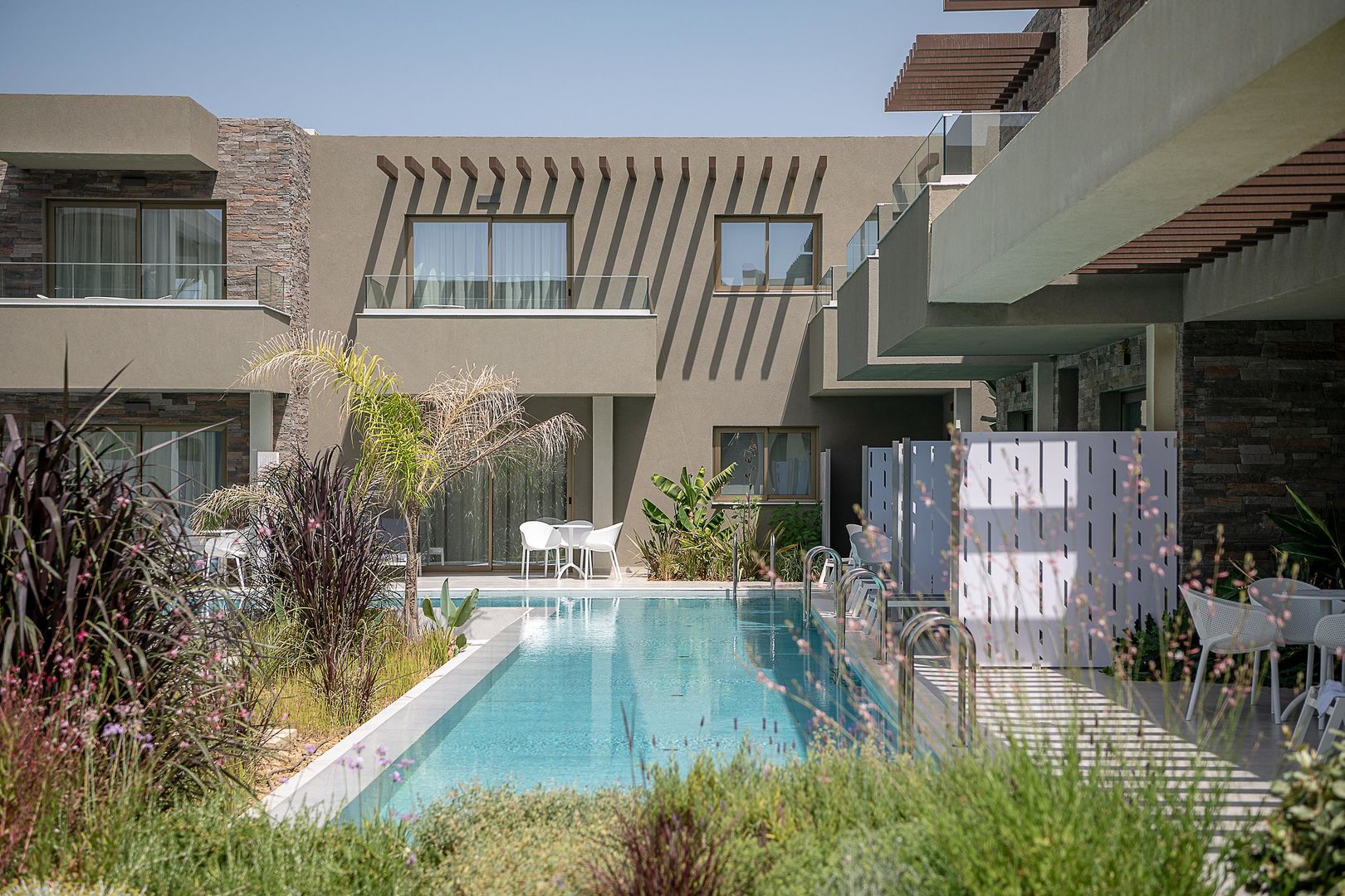 Myrion Beach Resort & Spa – Zwembad bij kamers, Gerani