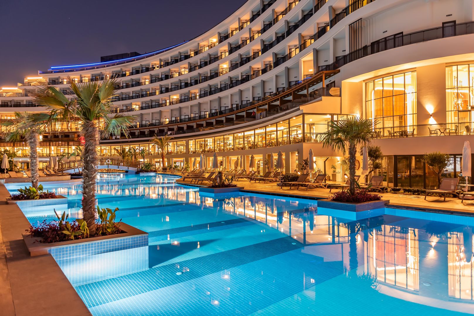 Seaden Quality Resort & SPA – Zwembad bij avond, Side