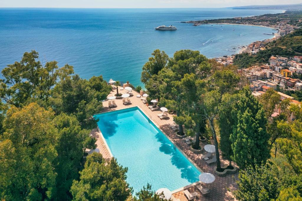 Excelsior Palace Hotel – Zwembad boven de baai, Taormina