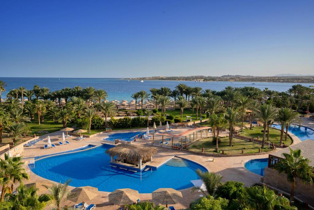 Fort Arabesque Resort Spa & Villas – Zwembad met zeezicht, Makadi Bay