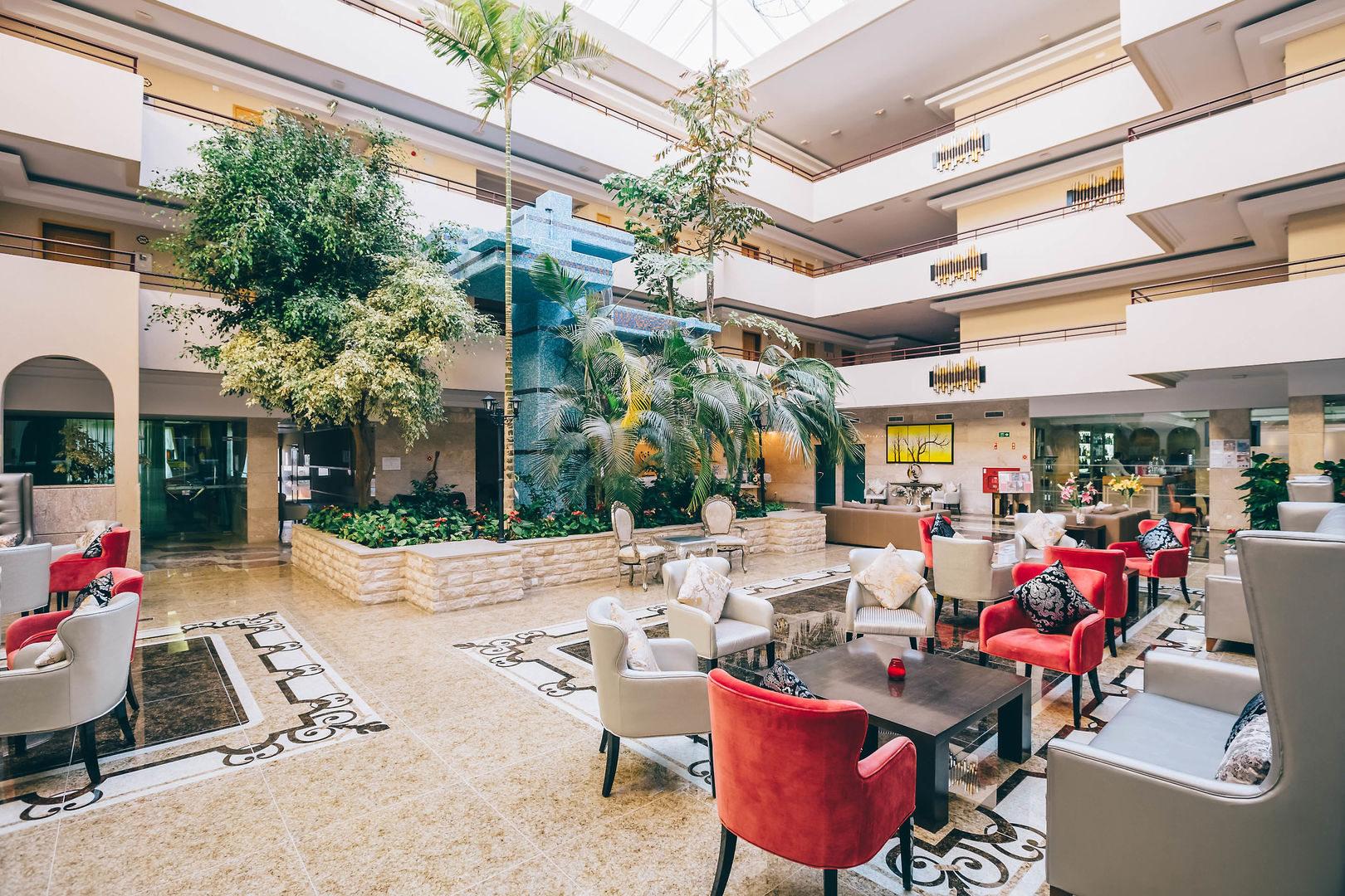 Grand Muthu Forte da Oura – Atrium met lounge, Albufeira