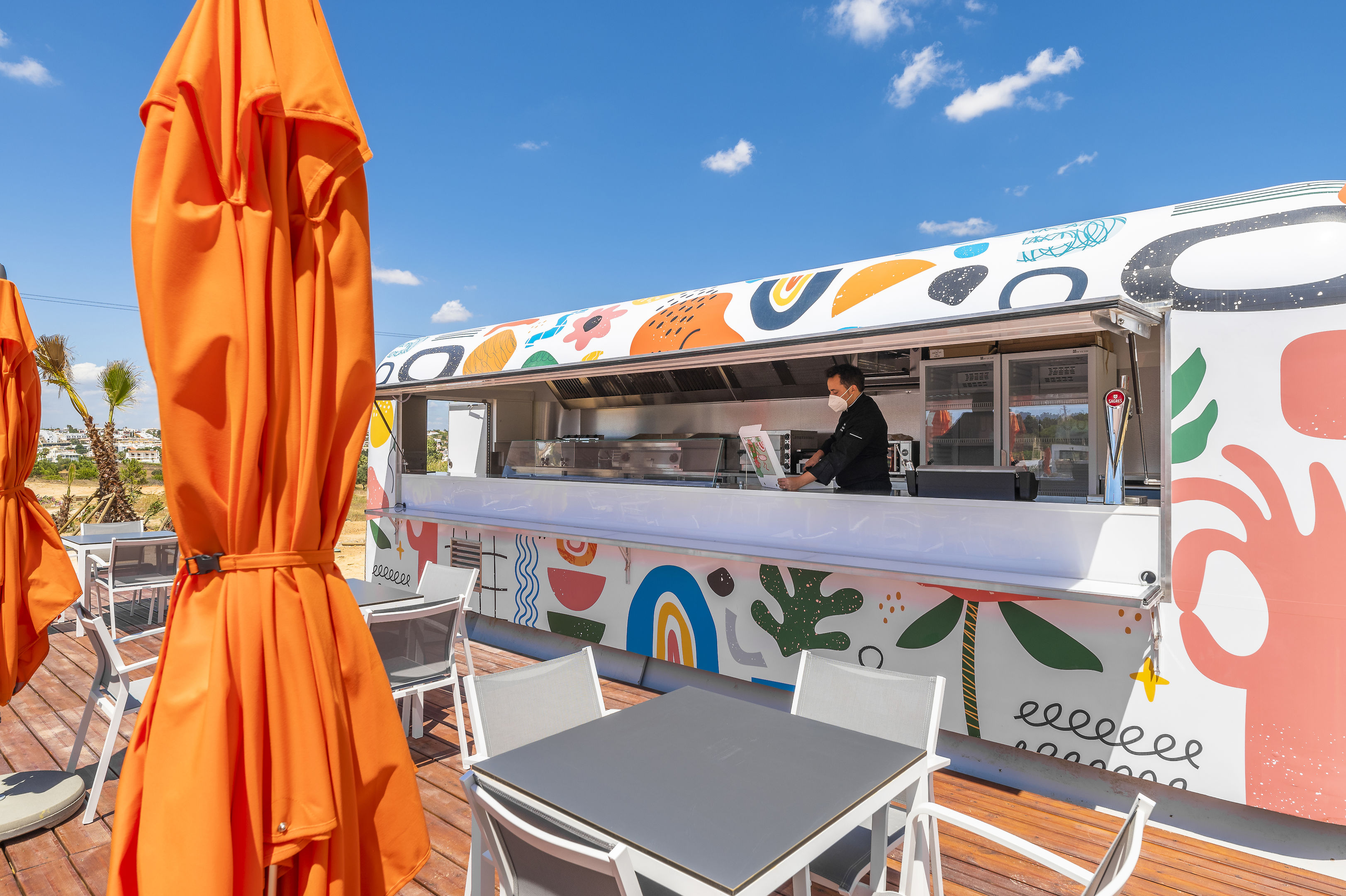 Regency Salgados Hotel & Spa – Foodtruck bij zwembad, Albufeira